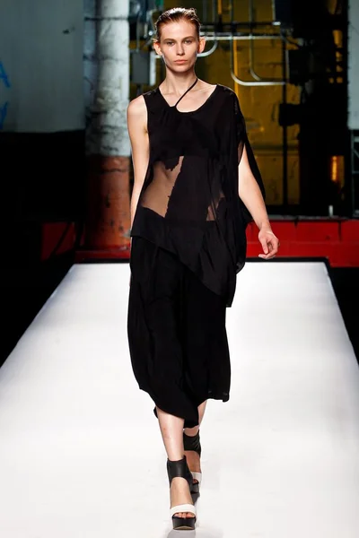 Look 29